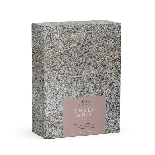 Medium shell grit for birds in a 3kg bag by Macaw And Friends, ideal for bird cage accessories and bird diet supplementation.