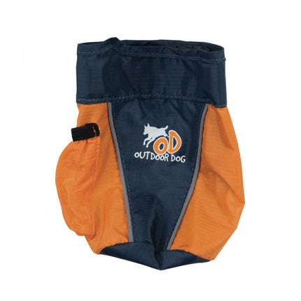 Foldable nylon train and treat bag for dogs by Macaw and Friends, with a compact design for obedience training and pet care.